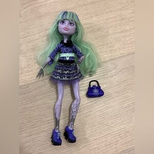Monster High Twyla Boogeyman Fashion Doll 13 Wishes Series